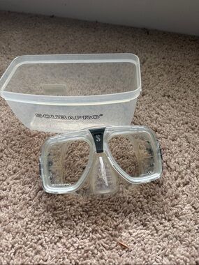 Scubapro Women's Black/Gray Face Mask with Clear Lenses